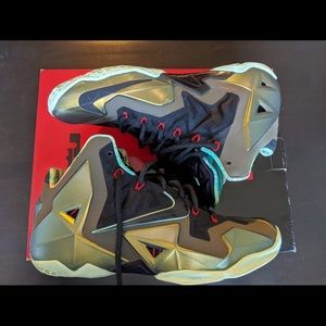 Nike LeBron 11 “King Pride”